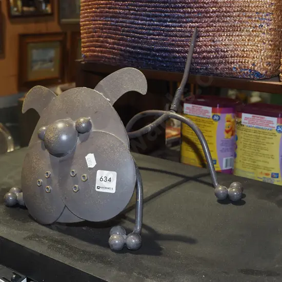 metal dog figurine L320