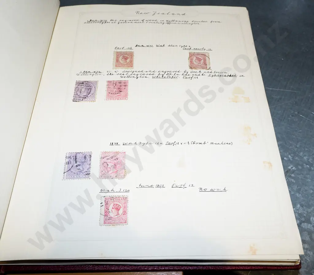 2x stamp books Image 1++