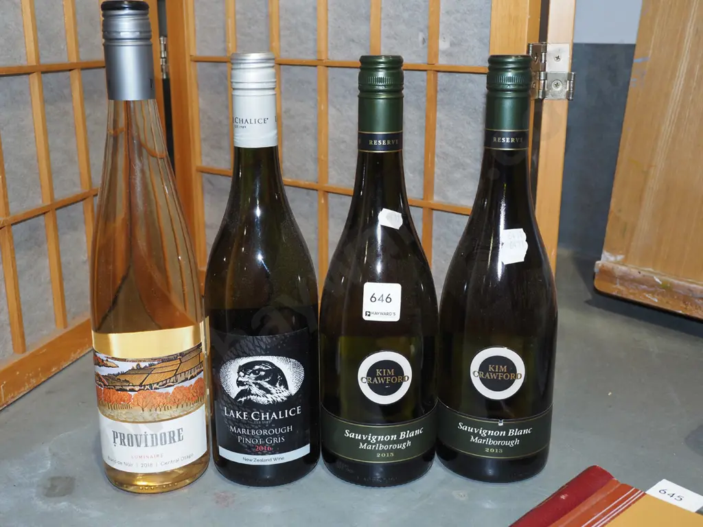 4x assorted white wine Image 1++
