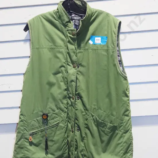 size M green fabric vest
