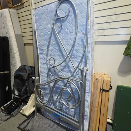 metal framed single slat bed/day bed