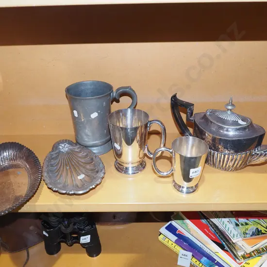 shelf plated tankards, teapot, pewter tankard H 170 etc