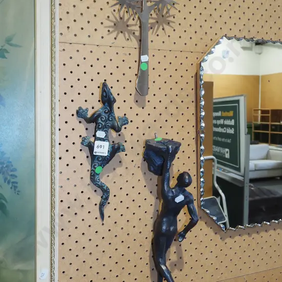 3x wall art - rock climber, gecko, cabbage tree - green dots