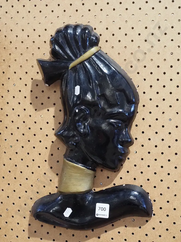 plaster wall mounted female silhouette - chips Image 1++