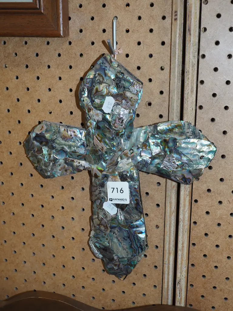 paua shell crucifix Image 1++