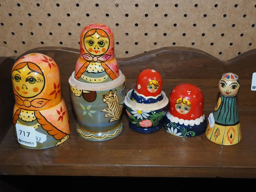 babushka dolls, 1 other doll Image 1++