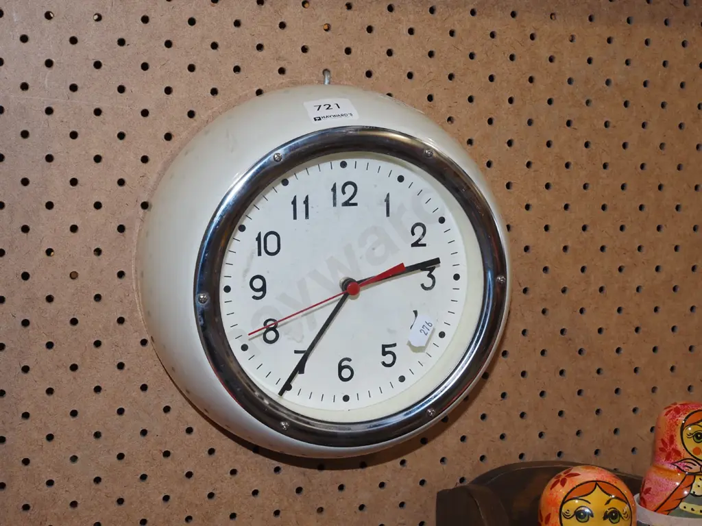 battery powered reproduction wall clock Image 1++