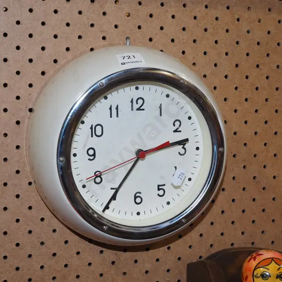 battery powered reproduction wall clock