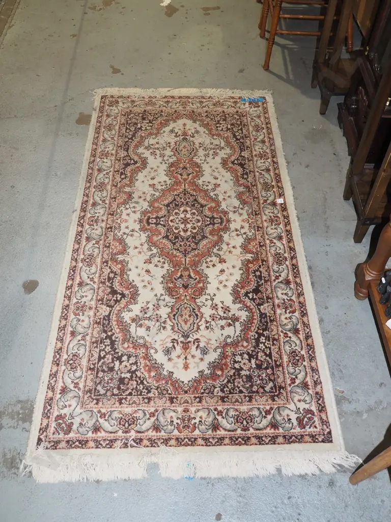woollen floor mat - red, brown, cream L1790 W920 Image 1++
