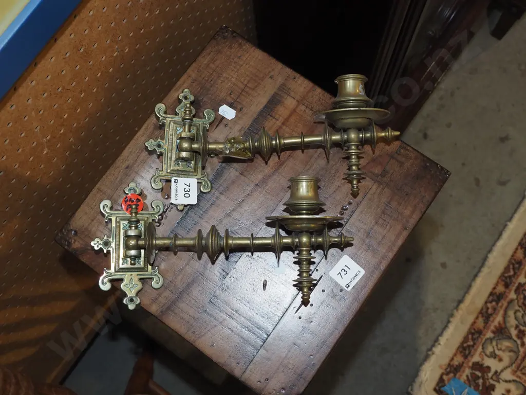 2x brass piano sconces Image 1++