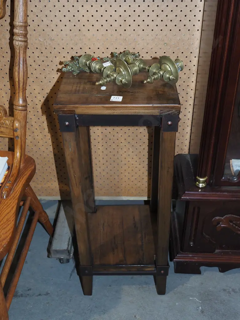 solid pine and metal jardiniere stand Image 1++