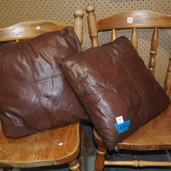 2x leather cushions
