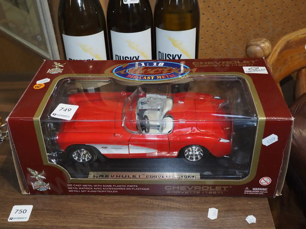 boxed diecast model of Chevrolet 1957 corvette Image 1++