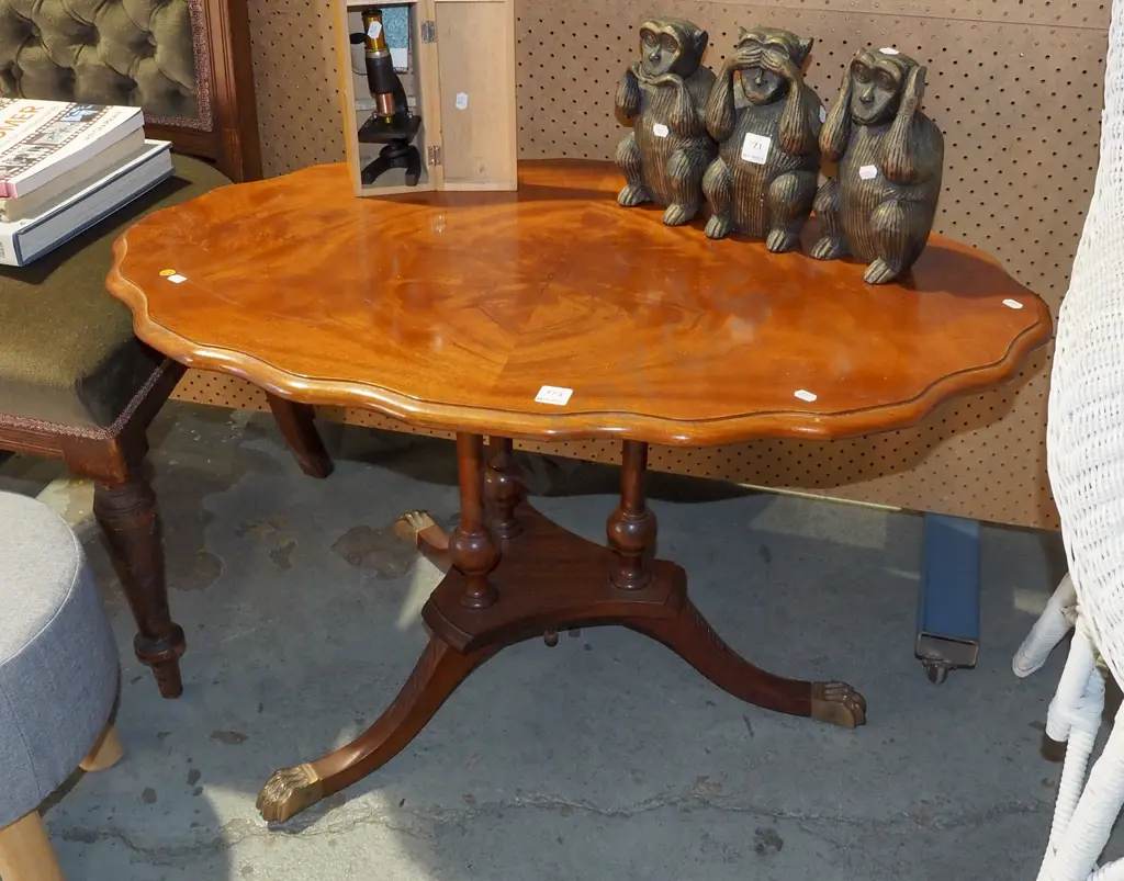 reproduction mahogany pedestal coffee table Image 1++