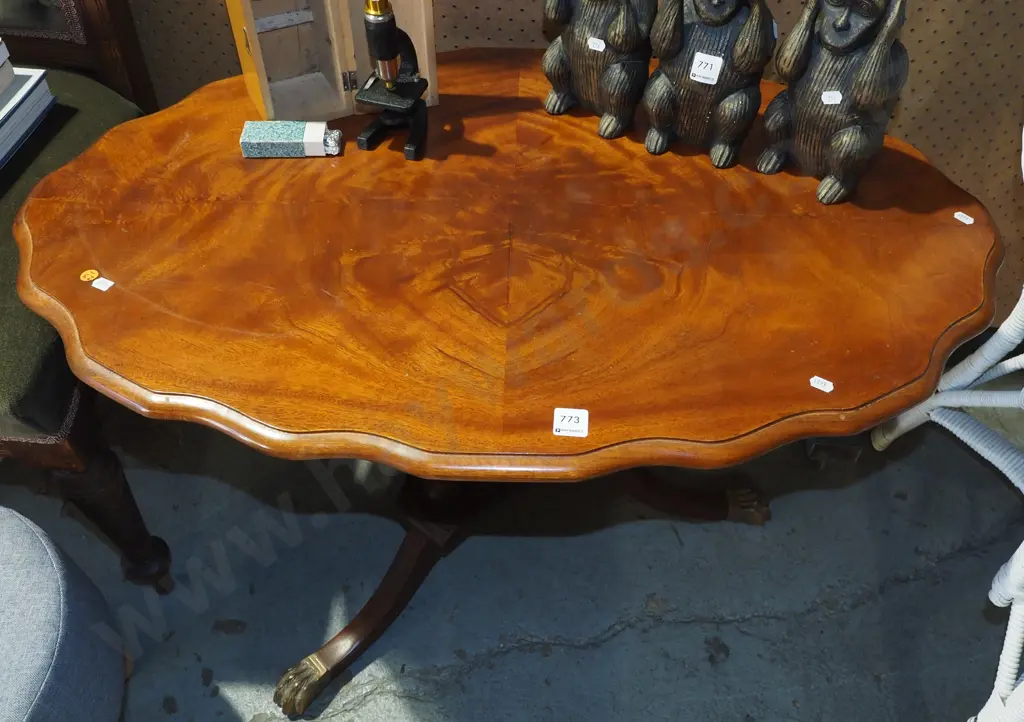 reproduction mahogany pedestal coffee table Image 1++