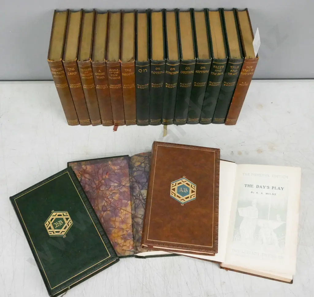 18x Minerva Editions of Modern Authors: 2x AA Milne, 7x Arnold Bennett, 9x Hilaire Belloc. Image 1++