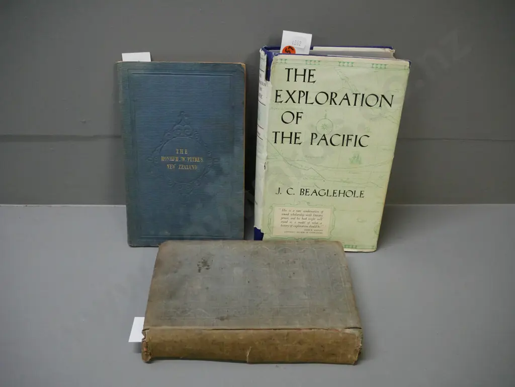 3x books of early New Zealand: Image 1++