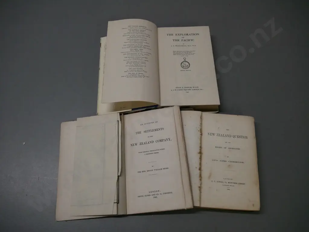 3x books of early New Zealand: Image 1++