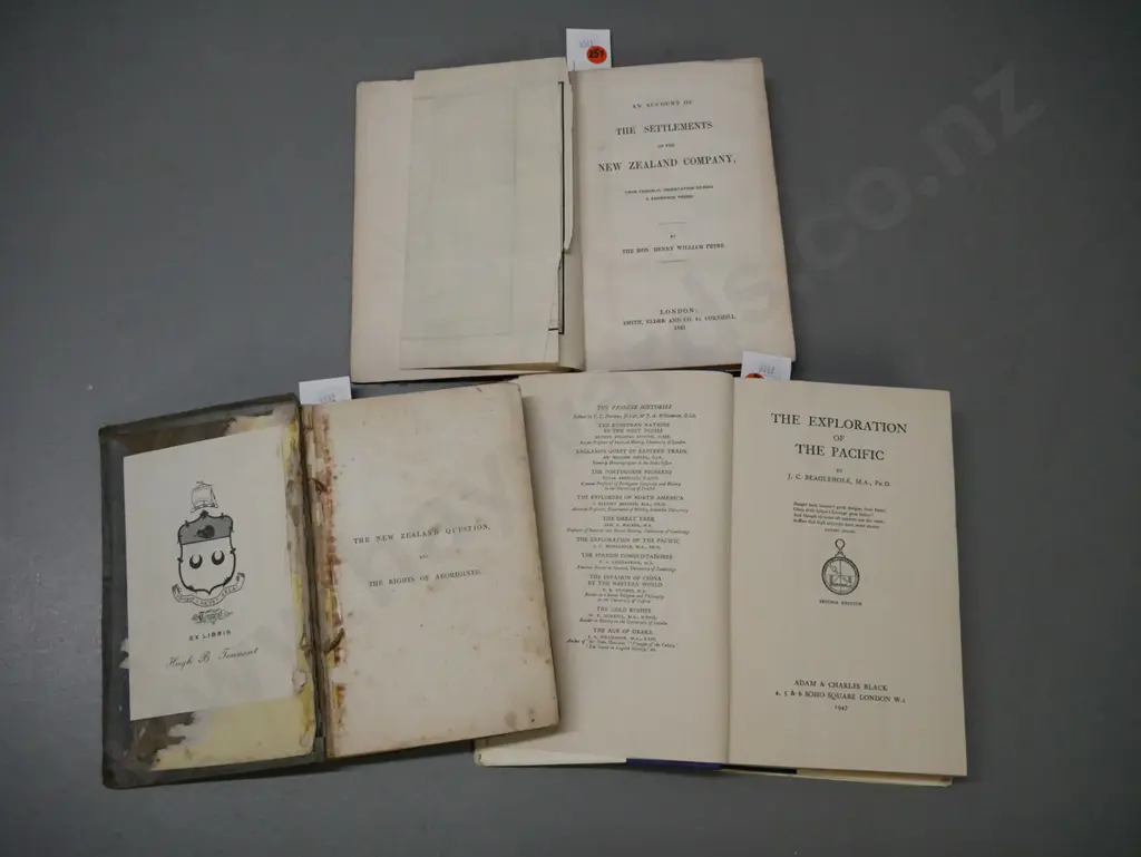 3x books of early New Zealand: Image 1++