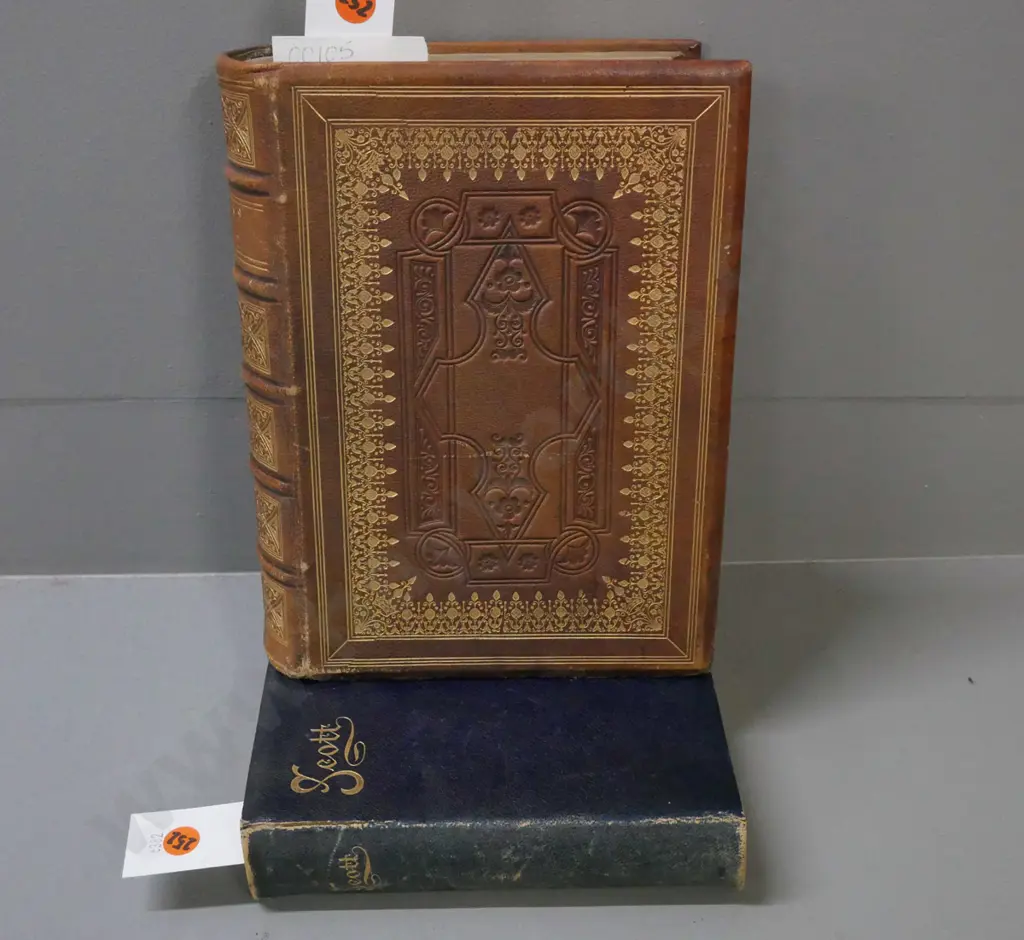 Complete Works of Robert Burns & the Poetical Works of Sir Walter Scott William Collins Glasgow & London, Image 1++