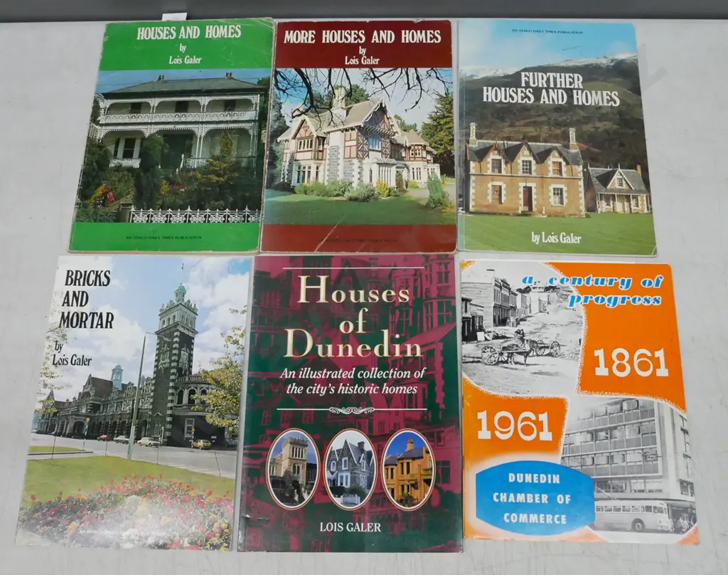 6x paperback books of Dunedin. Image 1++