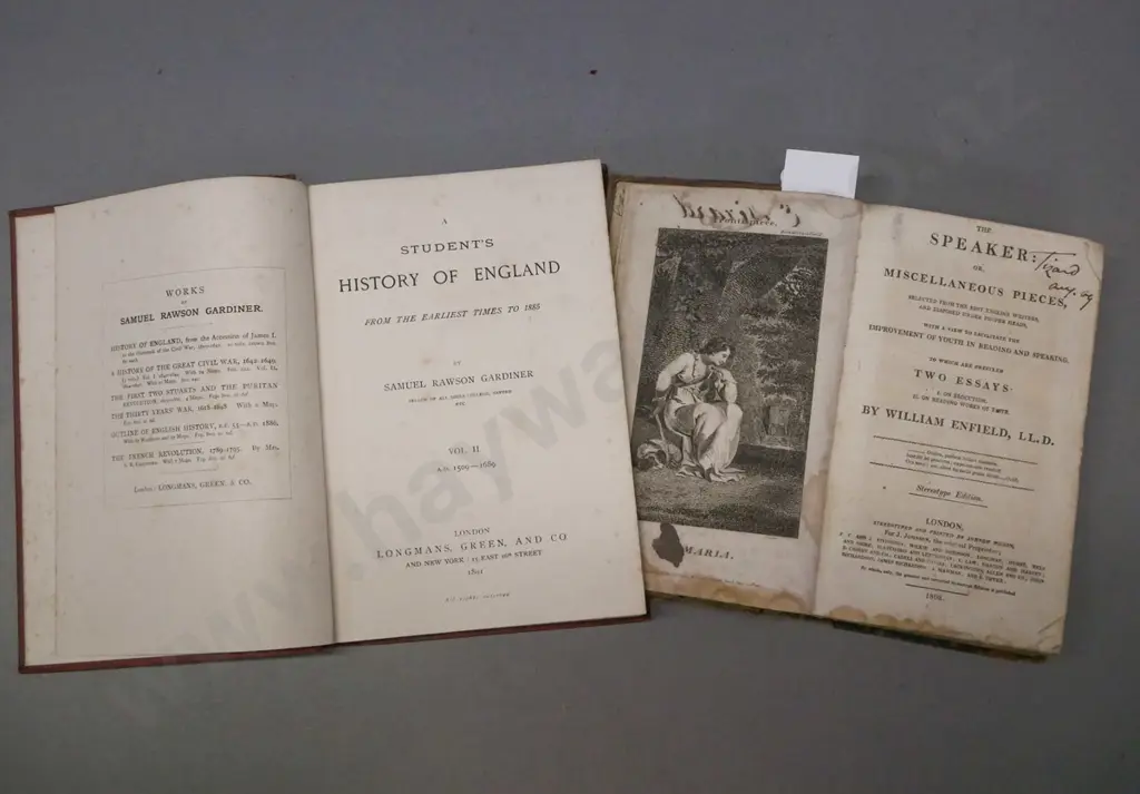 2x books for students: Image 1++