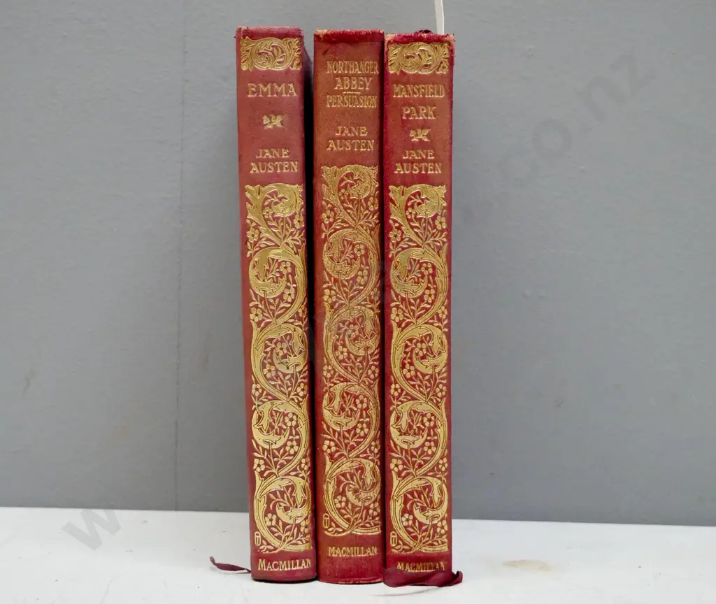 3x Jane Austen books illustrated by Hugh Thomson: Image 1++
