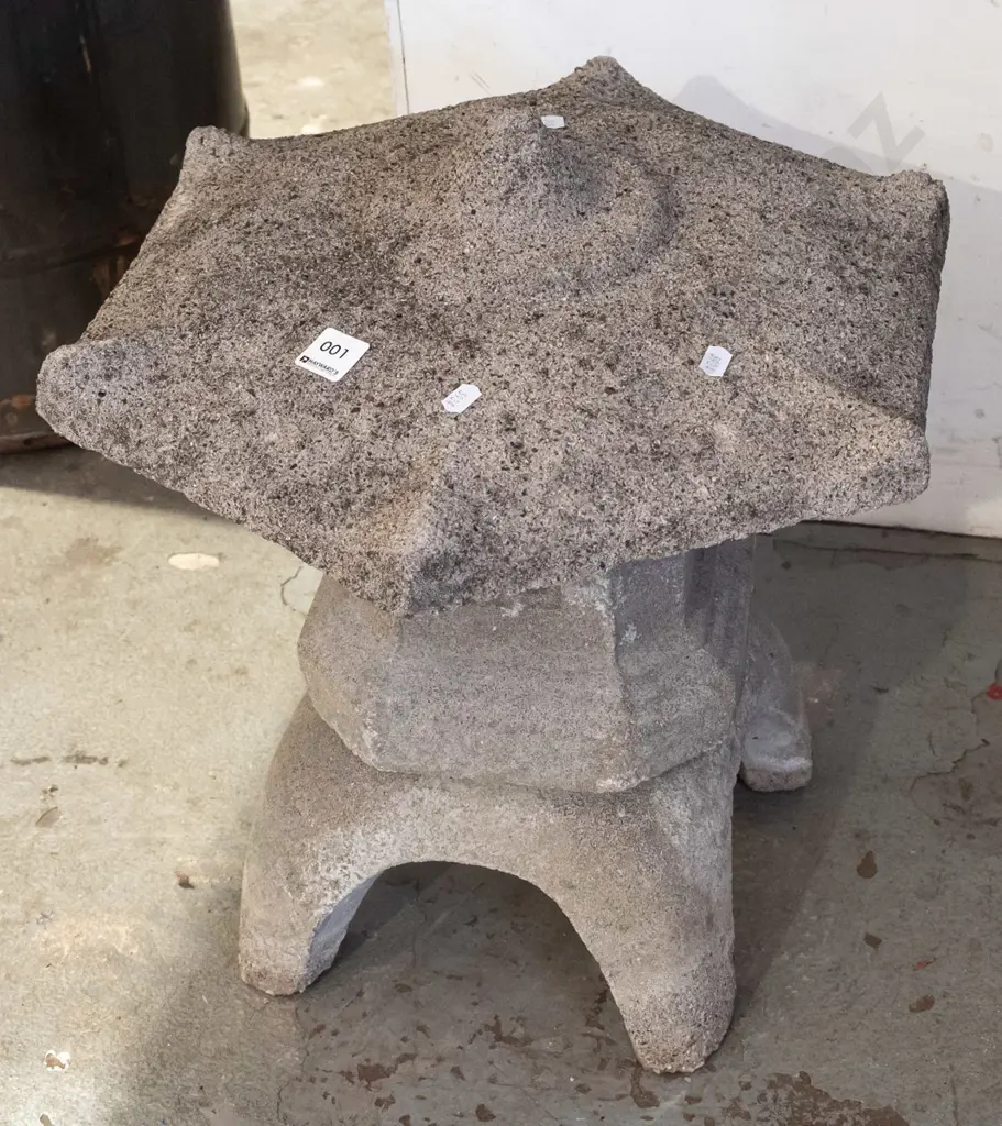 concrete garden ornament - pagoda H450 Image 1++