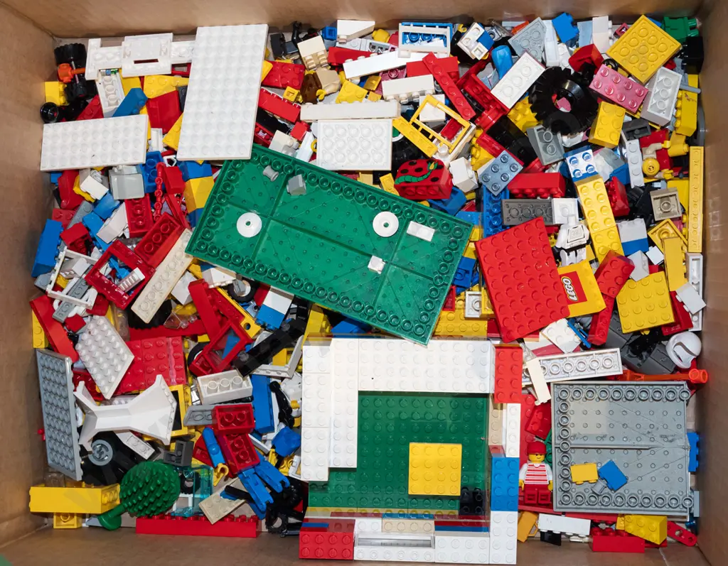 box of Lego Image 1++