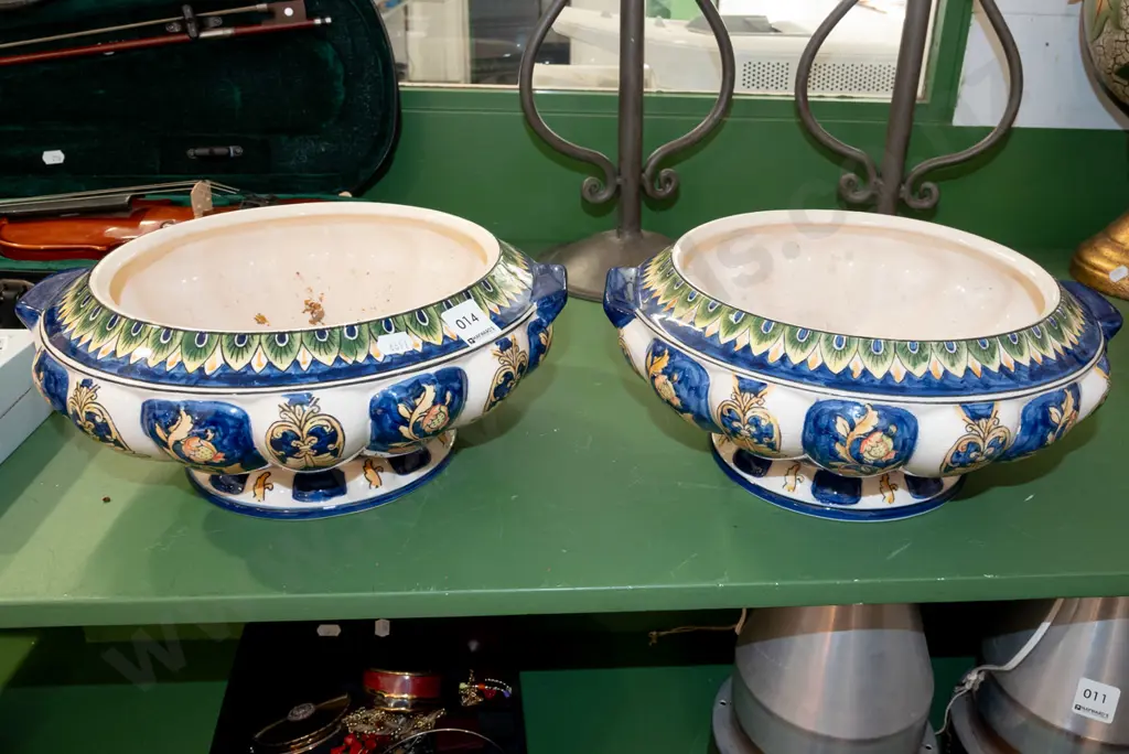 2x hand painted bowls - crazing Image 1++
