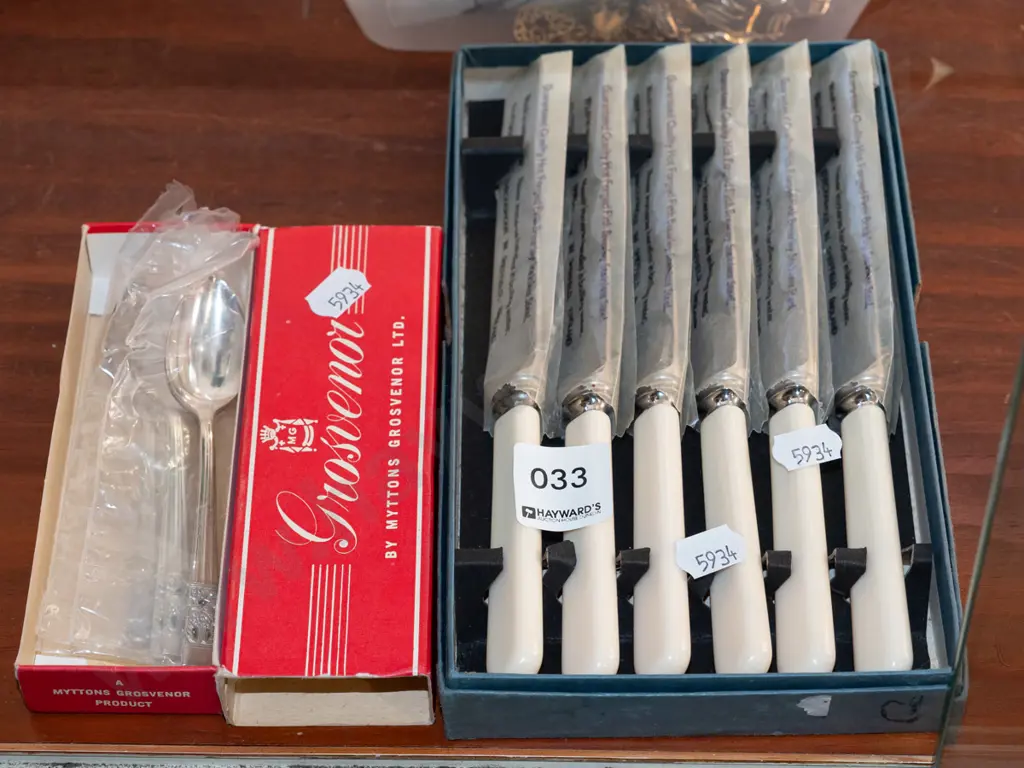 bone handled knives, teaspoons Knife L210 Image 1++