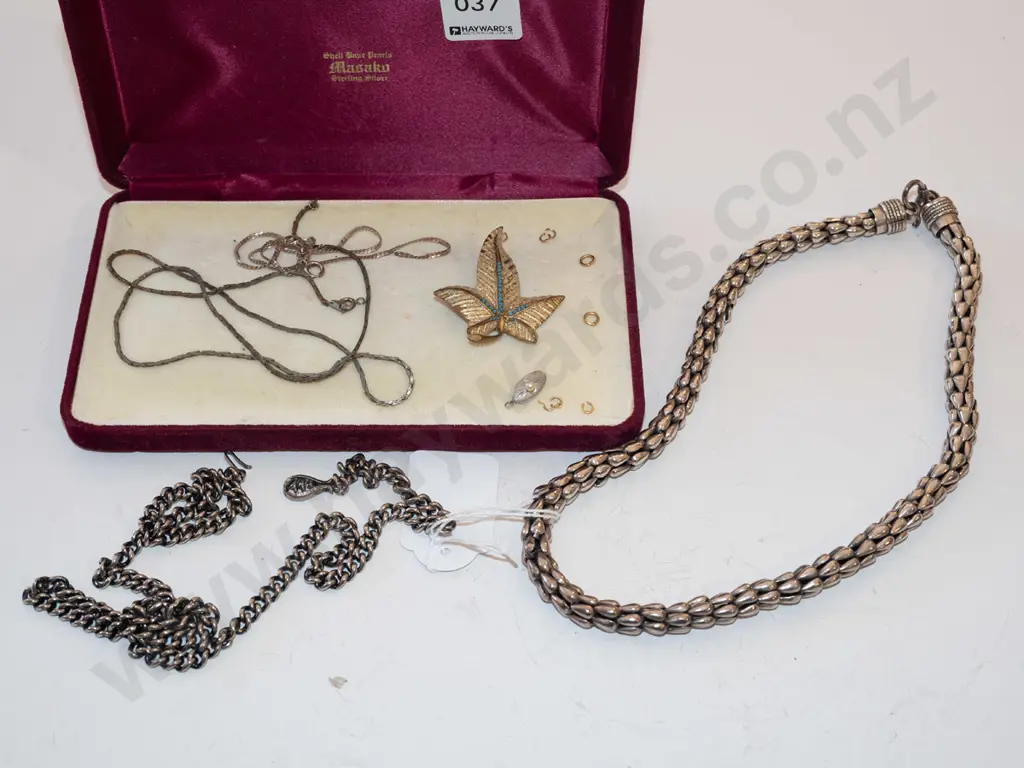 silver necklaces and brooches Image 1++