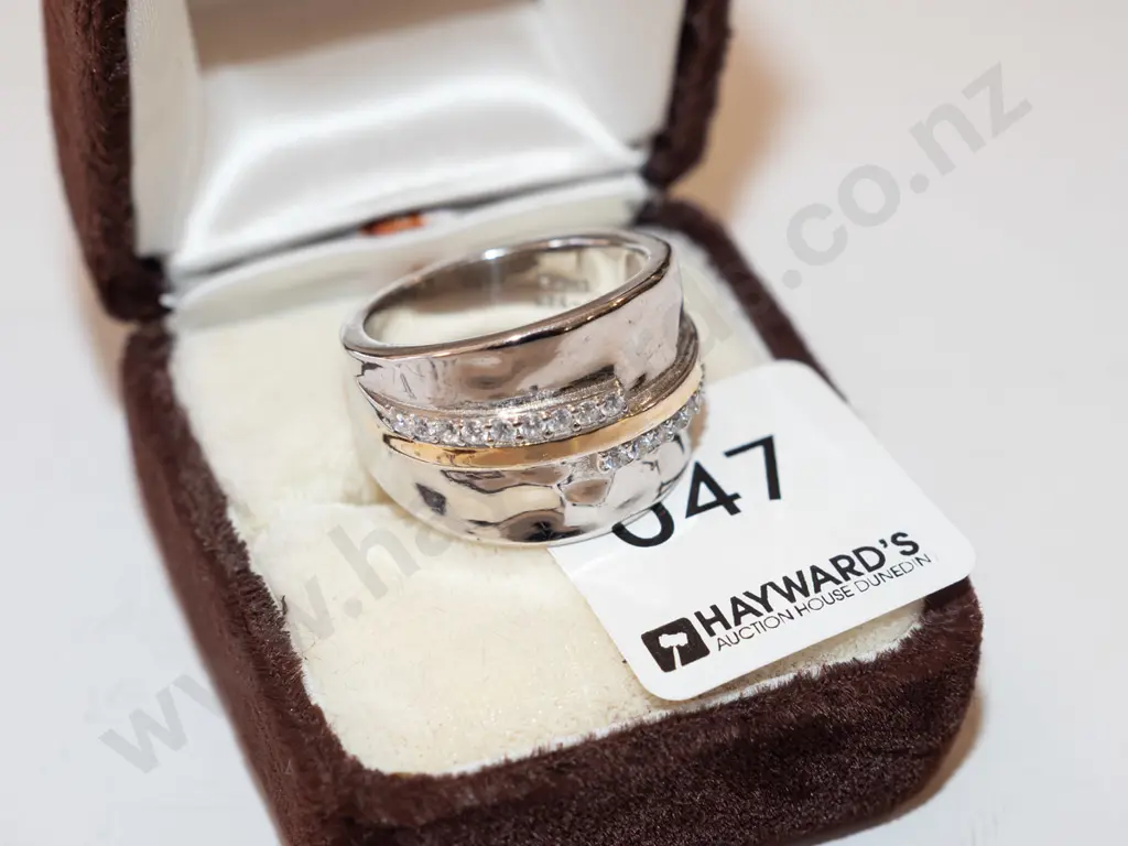 large sterling silver ring 9gm Image 1++