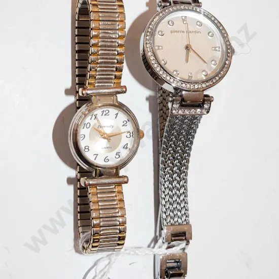 2x wristwatches
