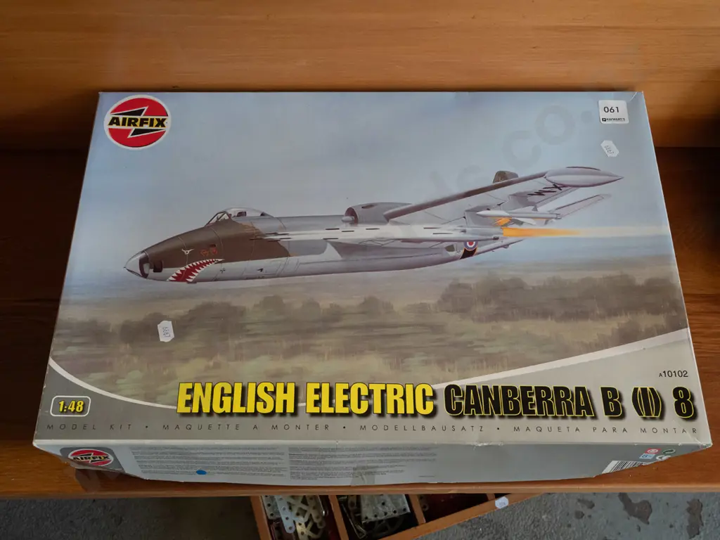 yet to be assembled model of an English Electric Canberra war plane Image 1++