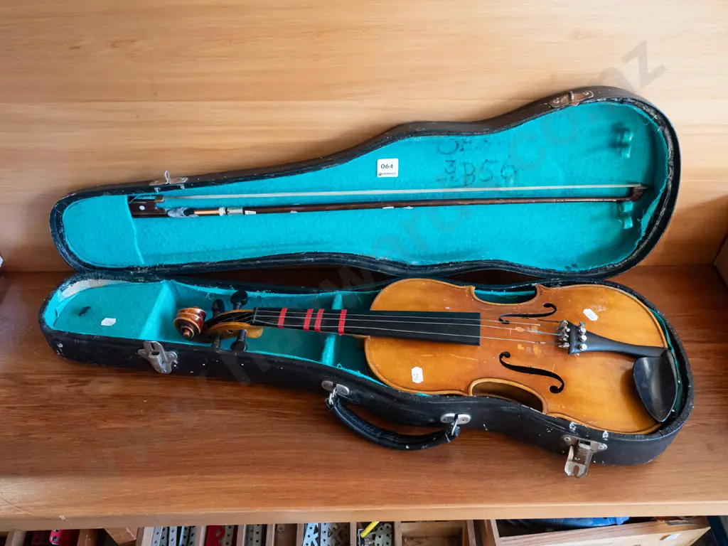 violin case and bow Image 1++