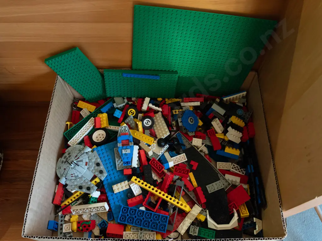 box of Lego Image 1++
