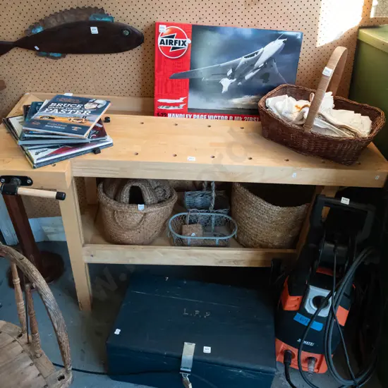 small wooden work bench with vice and well H850 W1405 D570