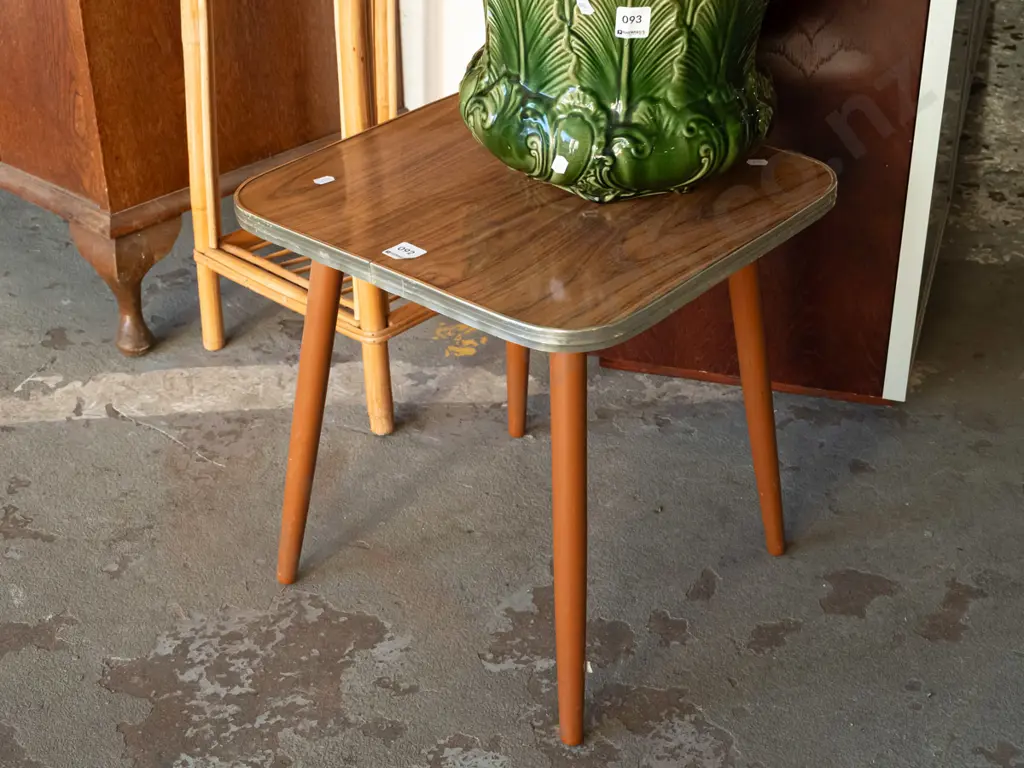 small retro formica top end table H400 Image 1++