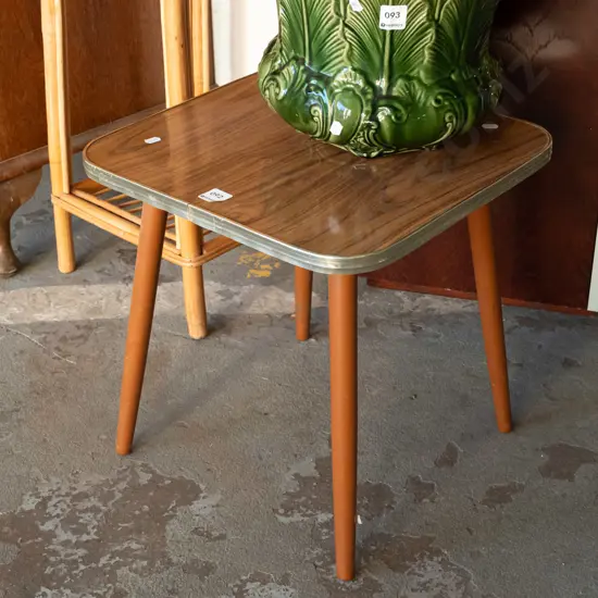 small retro formica top end table H400