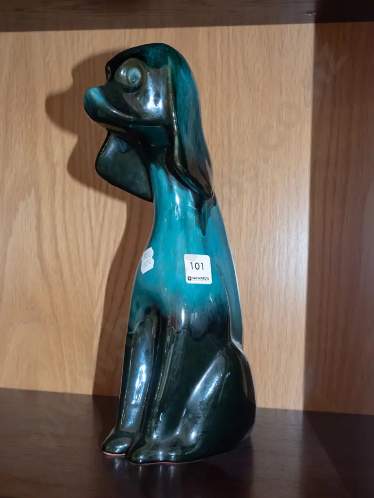 Blue Mountain dog figurine H330 Image 1++
