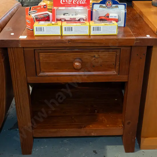heavy pine end table H600 W600 D500