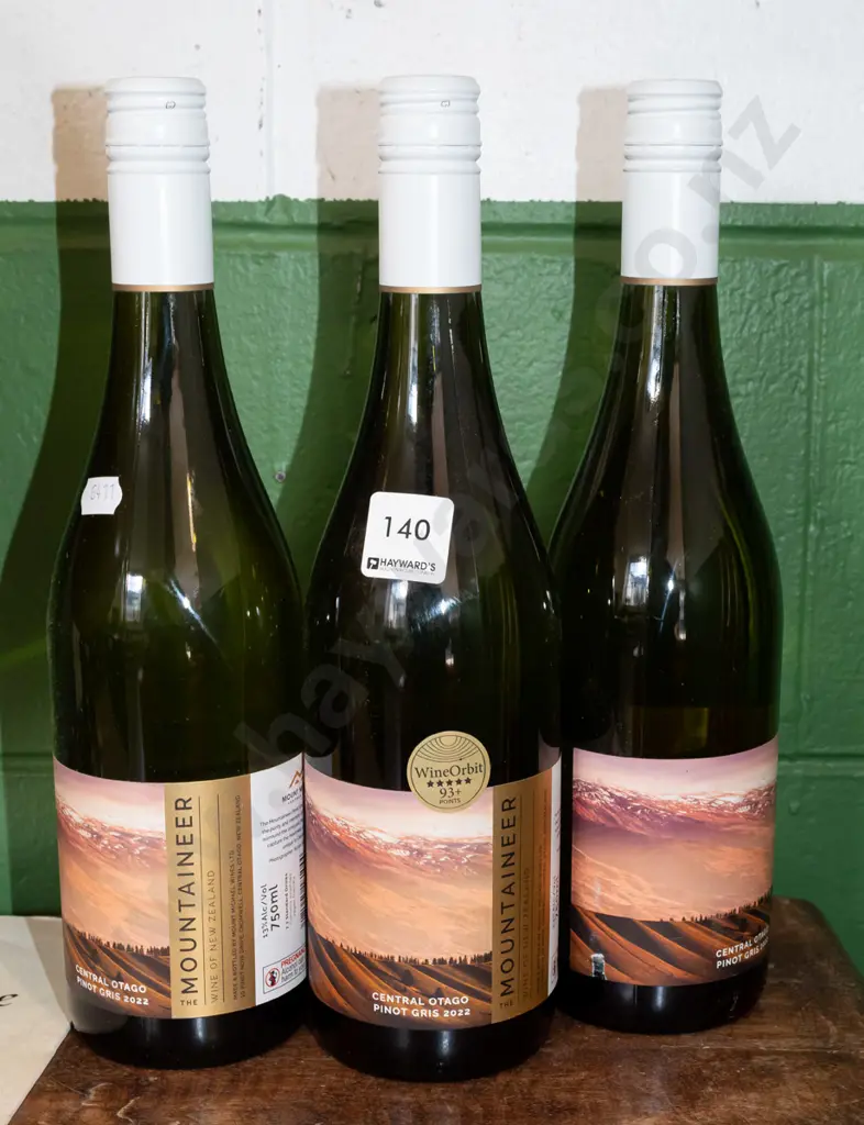 3x Mountaineer Central Otago pinot gris 2022 Image 1++