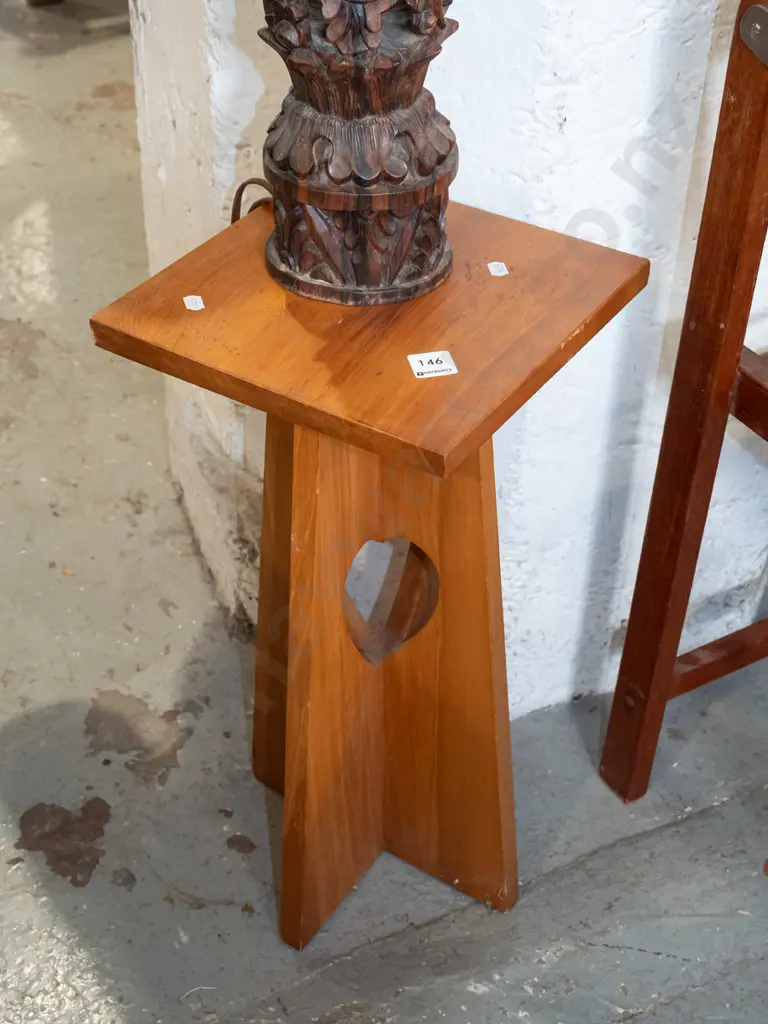 solid rimu jardiniere stand H510 Image 1++
