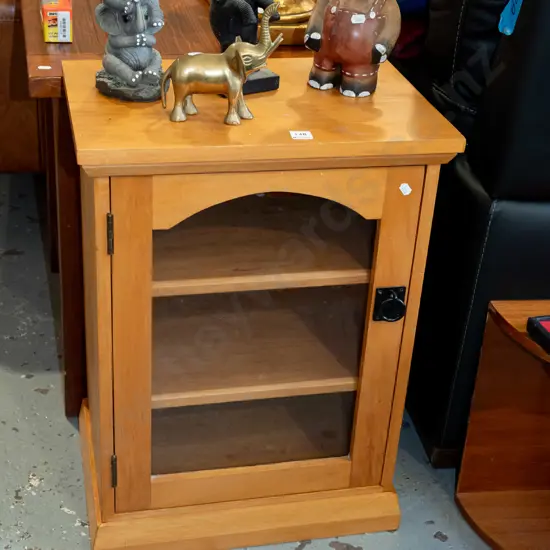 small rimu glazed cabinet with 2 fixed shelves H620 W460