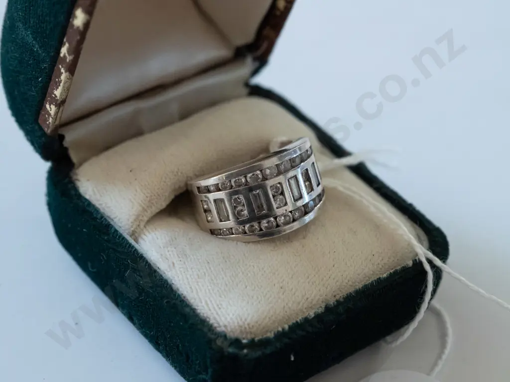 sterling silver cubic zircon ring 8gm Image 1++