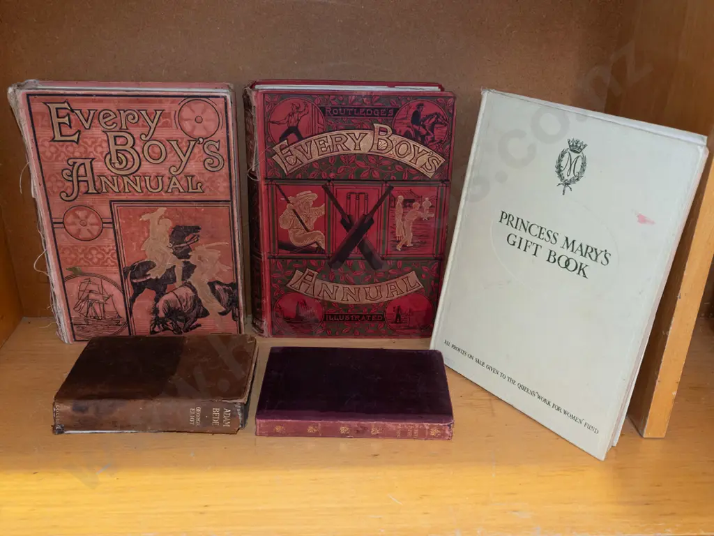 vintage books Image 1++