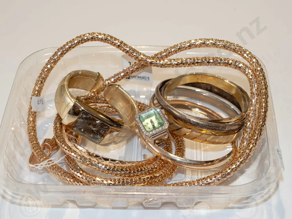 tray of costume jewellery Image 1++