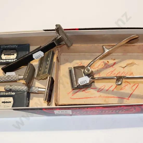 box; vintage razors & razor blades