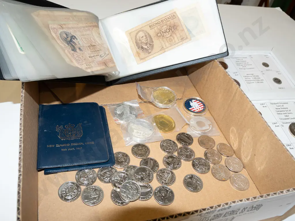 box of coins, bank notes - loose, albums, framed Image 1++